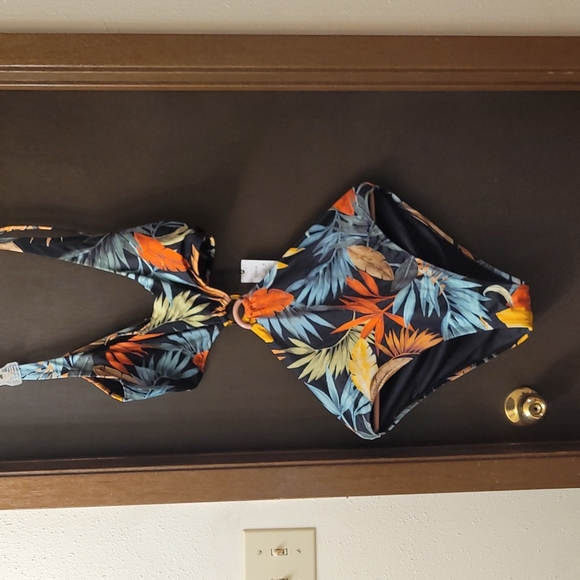 Swimsuit - Picture 1 of 4